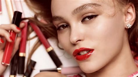 rouge lipgloss spotify chanel ad